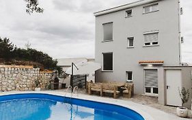 Grey Villas Apartments